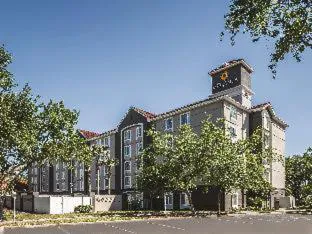 La Quinta Inn & Suites by Wyndham Orlando Lake Mary hotel detail image 3