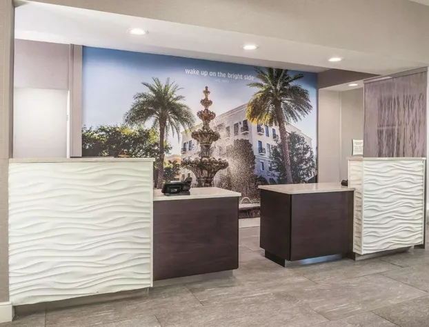 La Quinta Inn & Suites by Wyndham Orlando Lake Mary hotel detail image 4