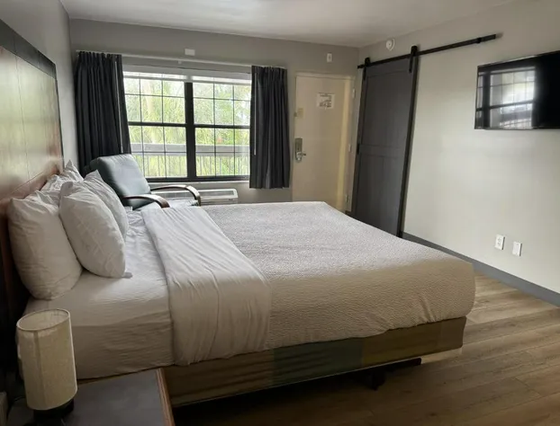 La Quinta Inn Tampa Airport Stadium Westshore hotel detail image 3