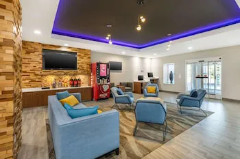 City Express by Marriott Duluth hotel detail image 4