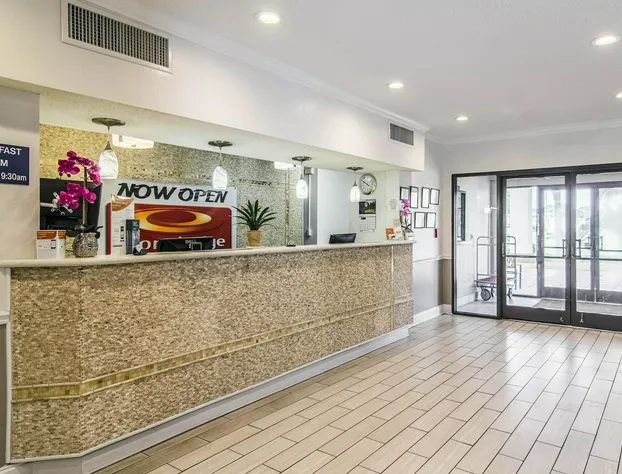 Econo Lodge Darien hotel detail image 2