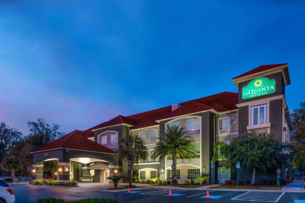 La Quinta Inn & Suites by Wyndham Savannah Airport - Pooler hotel hero