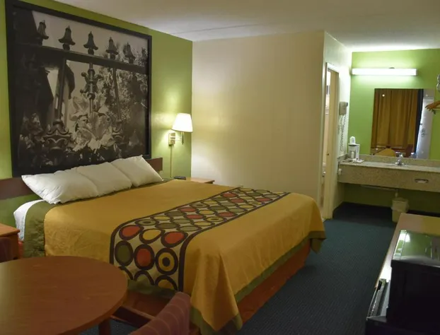 Super 8 by Wyndham Tifton hotel detail image 3