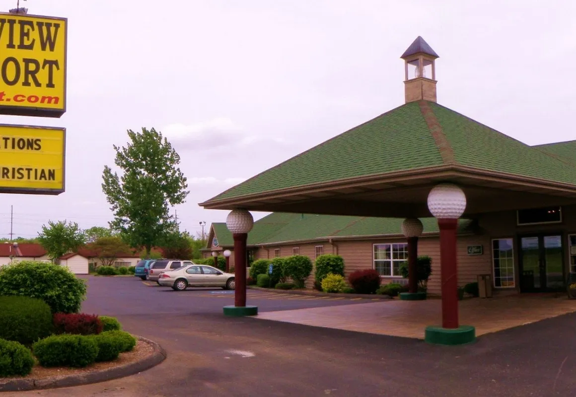 Pine View Resort hotel hero