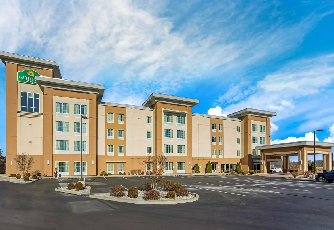La Quinta Inn & Suites by Wyndham Paducah hotel hero