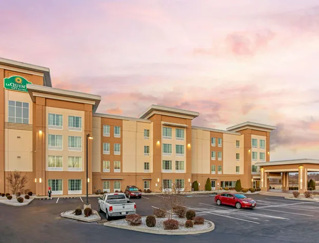 La Quinta Inn & Suites by Wyndham Paducah hotel detail image 1