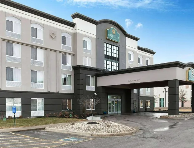 La Quinta Inn & Suites by Wyndham Omaha Airport Downtown hotel detail image 2