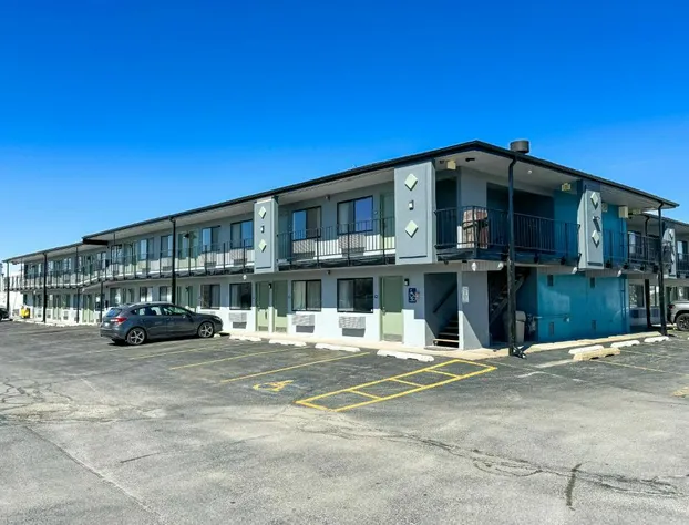 Super 7 Motel hotel detail image 2