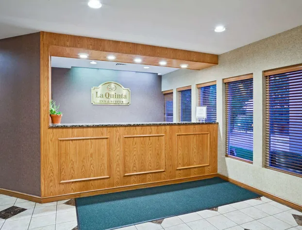 La Quinta by Wyndham Overland Park hotel detail image 3