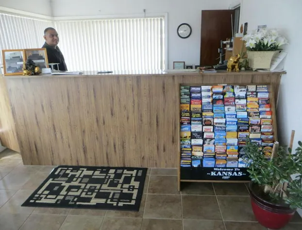 Traveler's Lodge hotel detail image 3