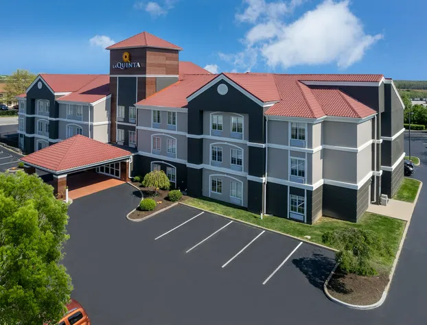 La Quinta Inn & Suites by Wyndham Lexington South / Hamburg hotel detail image 1