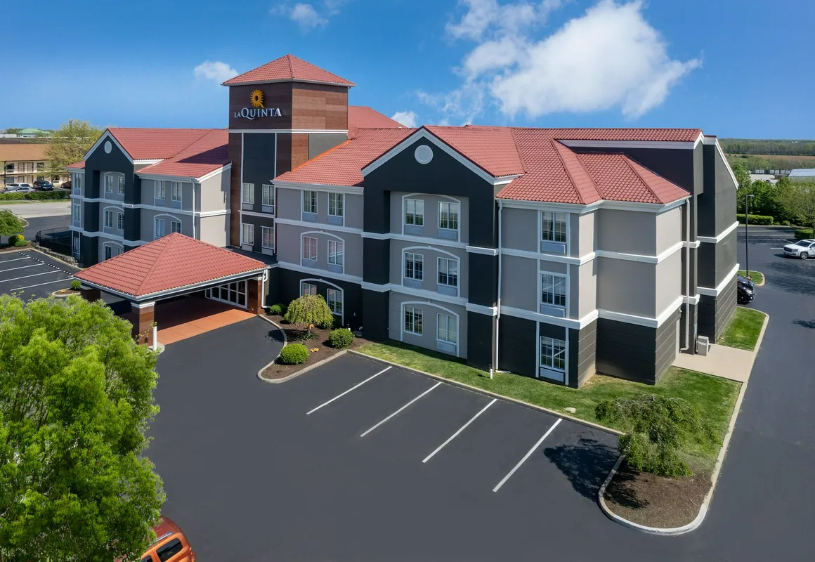 La Quinta Inn & Suites by Wyndham Lexington South / Hamburg hotel hero