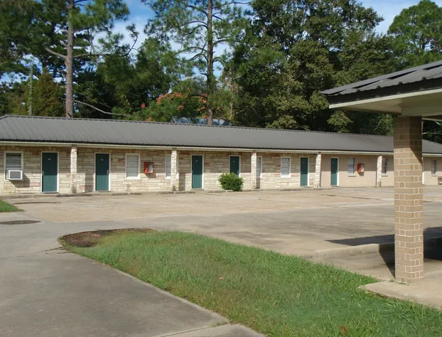 L'Acadie Inn & RV Park hotel detail image 1