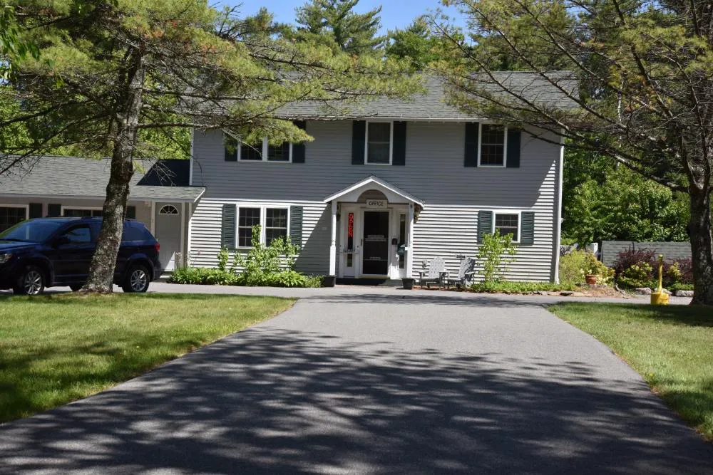 Acadia Pines Motel hotel hero