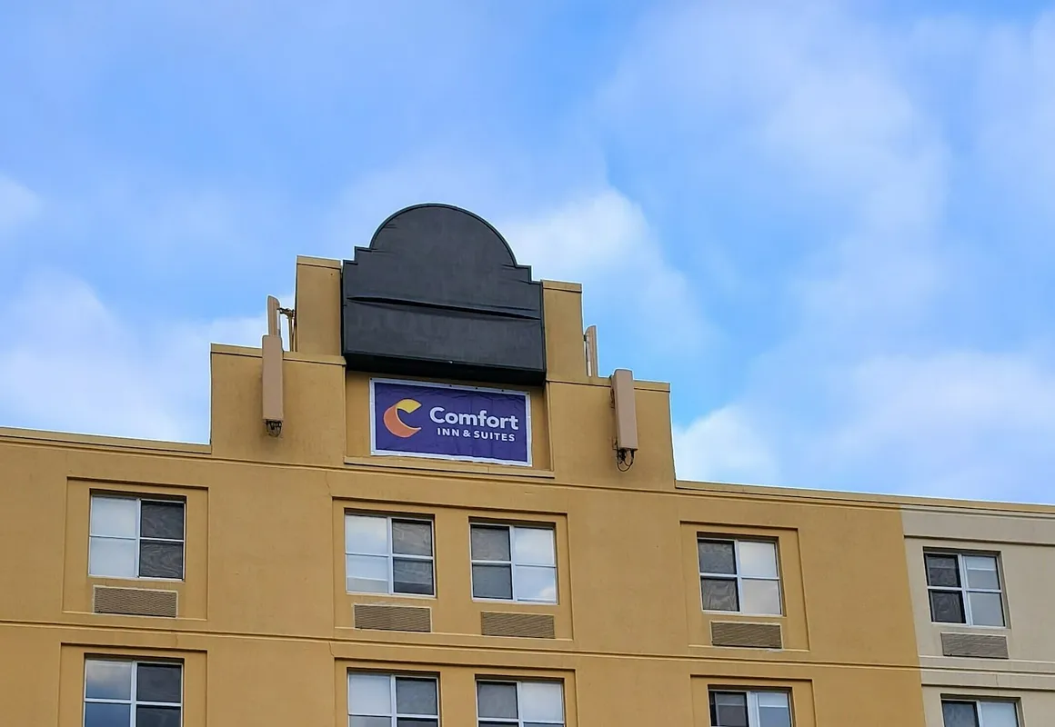Comfort Inn Boston Milford hotel hero