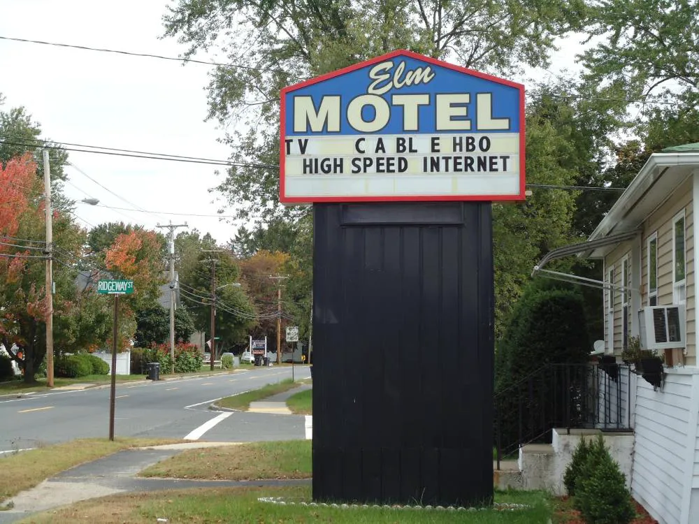 Elm Motel hotel hero