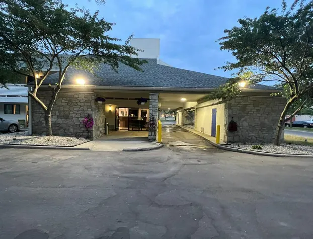 Days Inn & Suites by Wyndham Monroe hotel detail image 1