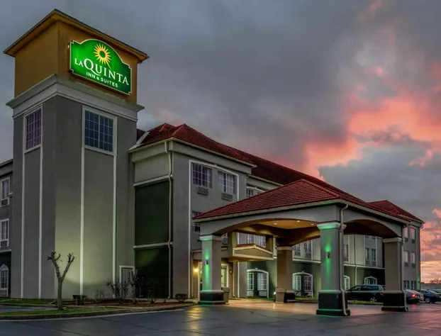 La Quinta Inn & Suites by Wyndham Canton MS hotel detail image 2