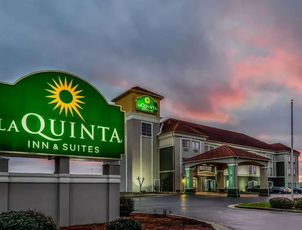 La Quinta Inn & Suites by Wyndham Canton MS hotel detail image 1