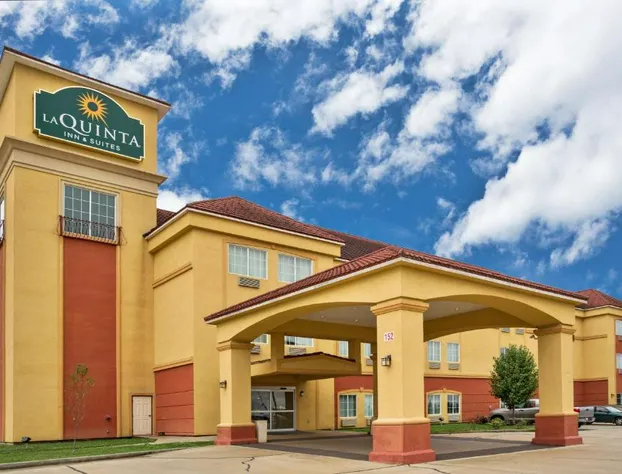 La Quinta Inn & Suites by Wyndham Canton MS hotel detail image 4
