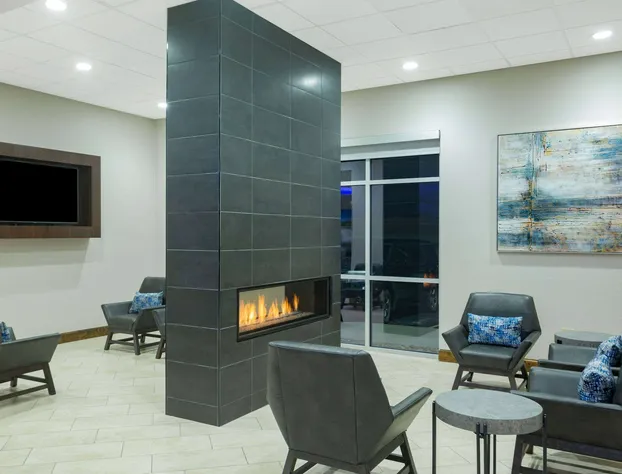 La Quinta Inn & Suites by Wyndham Joplin hotel detail image 4