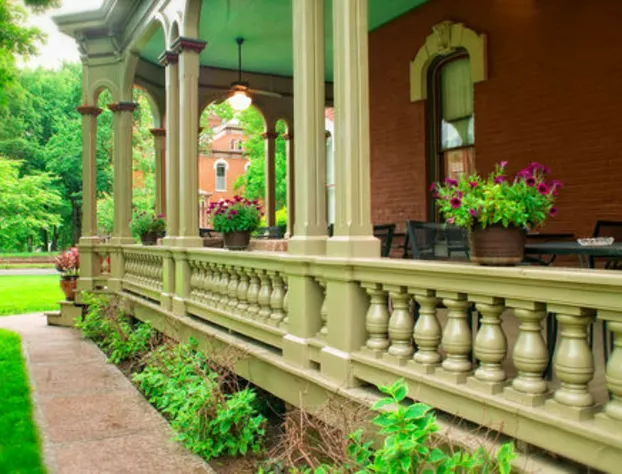 Whiskey Mansion hotel detail image 3