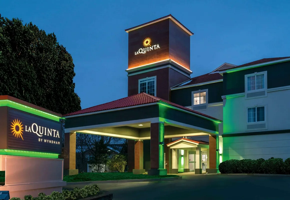 La Quinta Inn & Suites by Wyndham Latham Albany Airport hotel hero