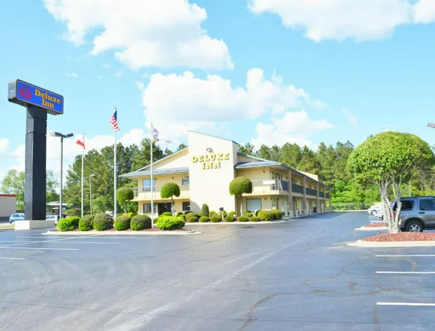 Deluxe Inn Fayetteville - I-95 Exit 49 hotel detail image 4