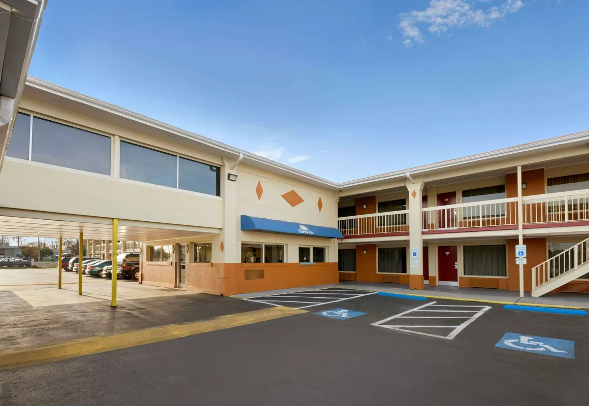 Days Inn by Wyndham Jacksonville NC hotel hero