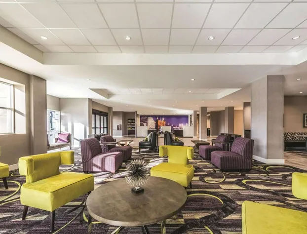 La Quinta Inn & Suites by Wyndham Cincinnati Sharonville hotel detail image 3