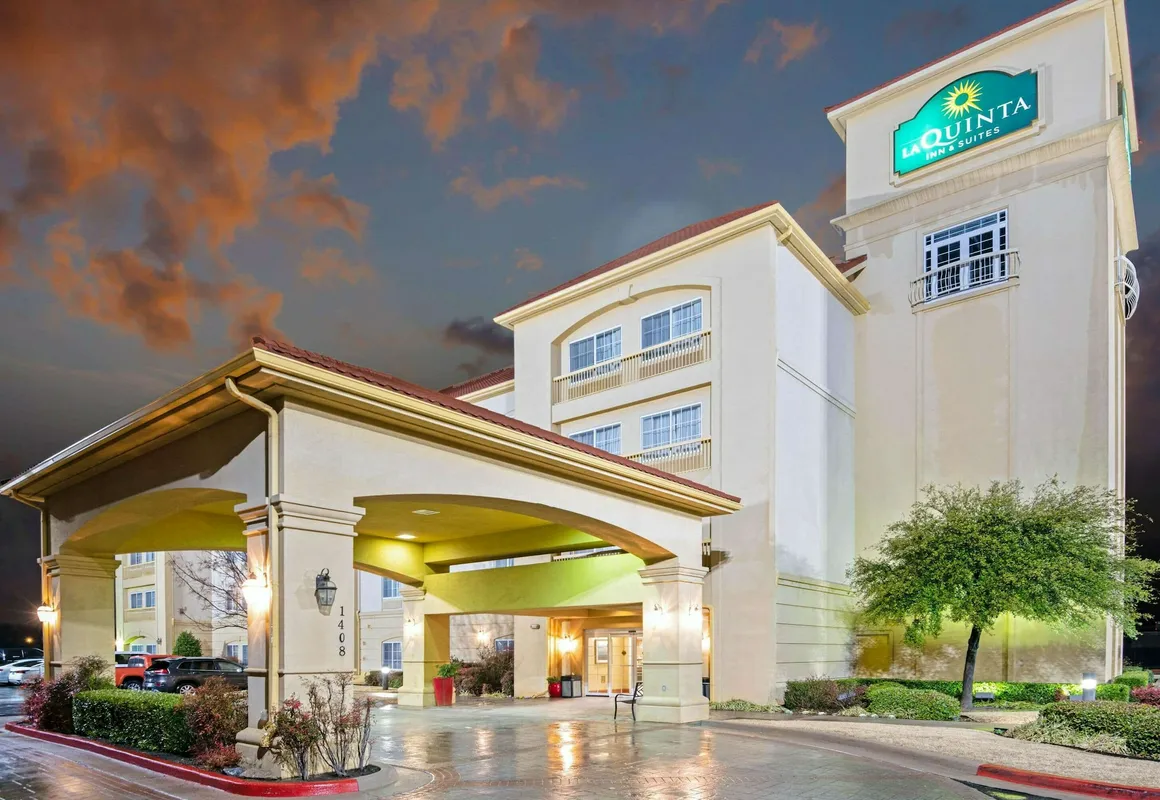 La Quinta Inn & Suites by Wyndham Lawton / Fort Sill hotel hero