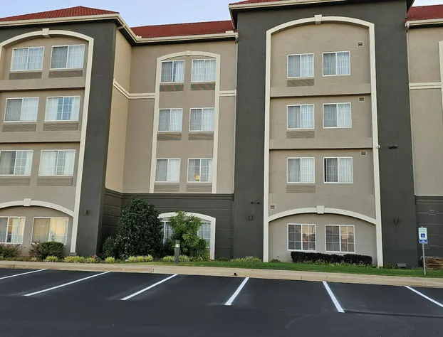 La Quinta Inn & Suites by Wyndham Lawton / Fort Sill hotel detail image 2