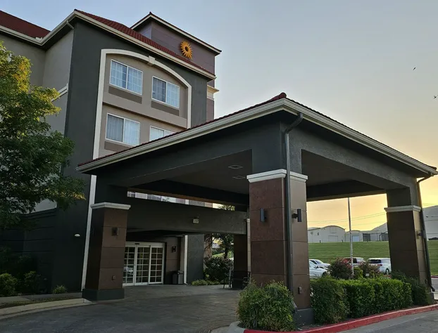 La Quinta Inn & Suites by Wyndham Lawton / Fort Sill hotel detail image 3