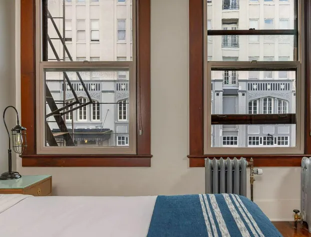 Commodore Hotel hotel detail image 1