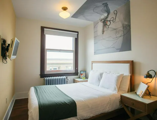 Commodore Hotel hotel detail image 2