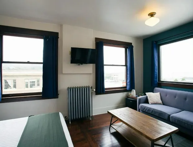 Commodore Hotel hotel detail image 4