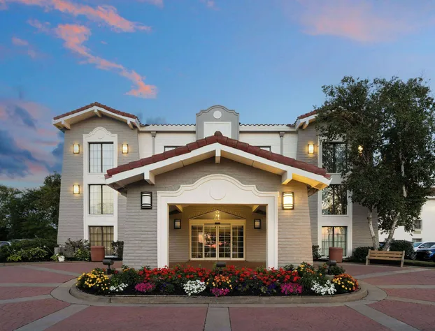 La Quinta Inn by Wyndham Pittsburgh Airport hotel detail image 2