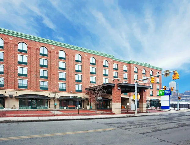 Holiday Inn Express Hotel & Suites Pittsburgh-South Side by IHG hotel detail image 1