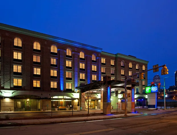Holiday Inn Express Hotel & Suites Pittsburgh-South Side by IHG hotel detail image 1