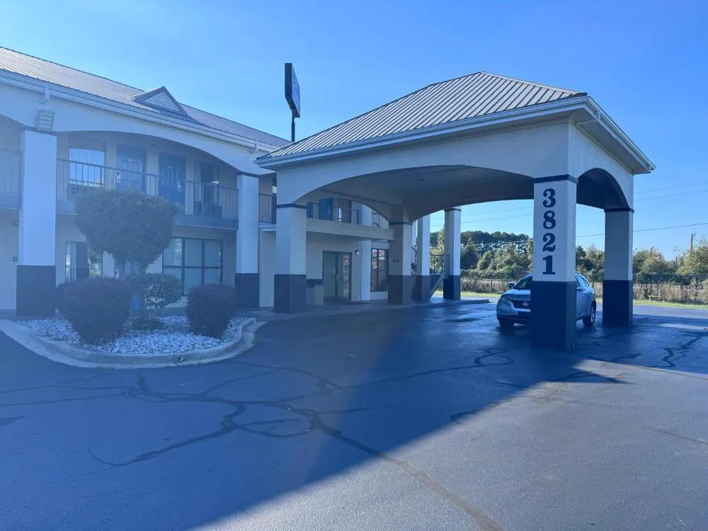 Florence Inn and Suites hotel hero