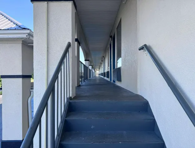 Florence Inn and Suites hotel detail image 1