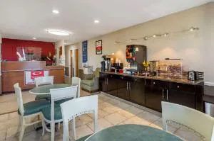 Econo Lodge Athens I-75 hotel detail image 3