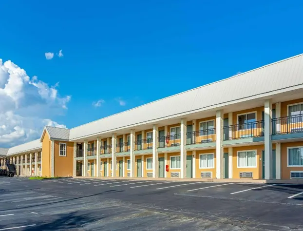 Econo Lodge East Ridge hotel detail image 1