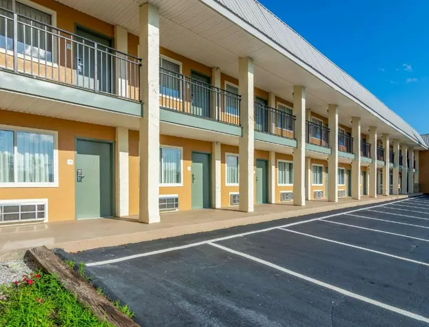 Econo Lodge East Ridge hotel detail image 2