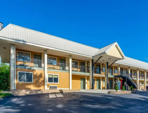 Econo Lodge East Ridge hotel detail image 3