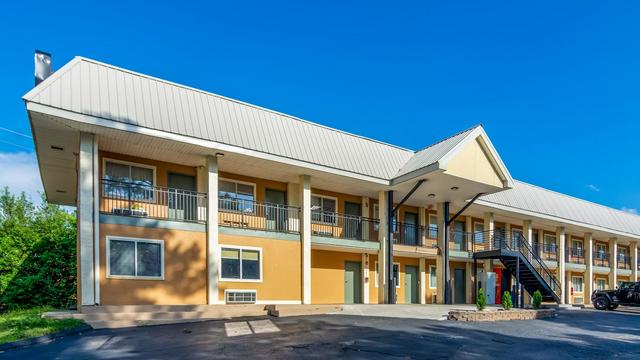 Econo Lodge East Ridge hotel detail image 2