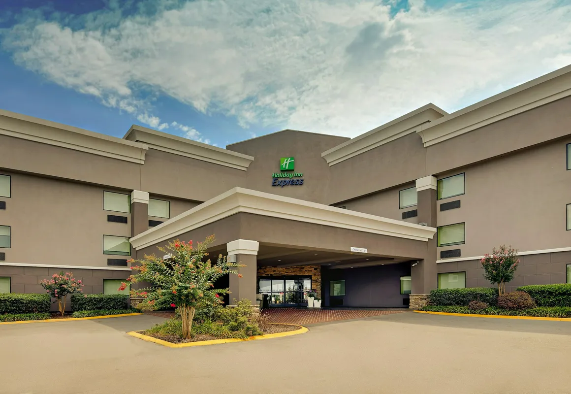 Holiday Inn Express W-I40/Whitebridge Road by IHG hotel hero