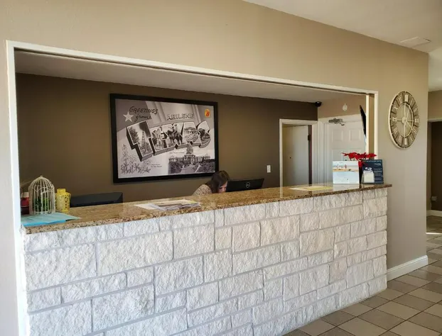 Super 8 by Wyndham Abilene North hotel detail image 4