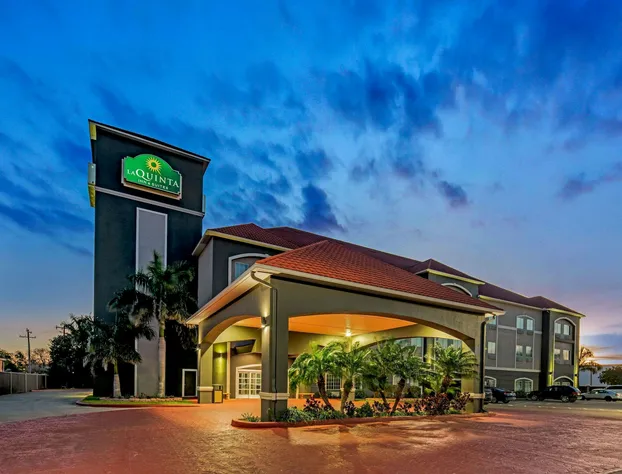 La Quinta Inn & Suites by Wyndham Alamo - McAllen East hotel detail image 1