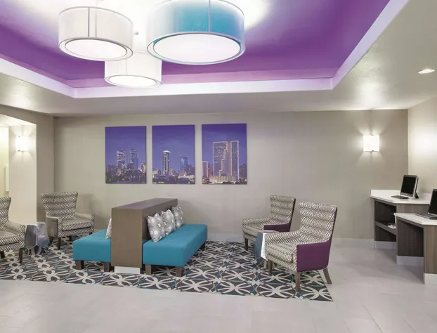 La Quinta Inn & Suites by Wyndham Corsicana hotel detail image 3
